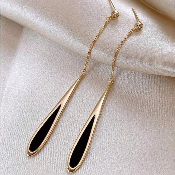 5/$25 BLACK & GOLD DANGLE - Picture 3 of 5